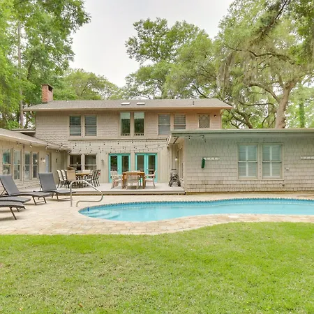 House With Private Pool Inside Sea Pines Resort!